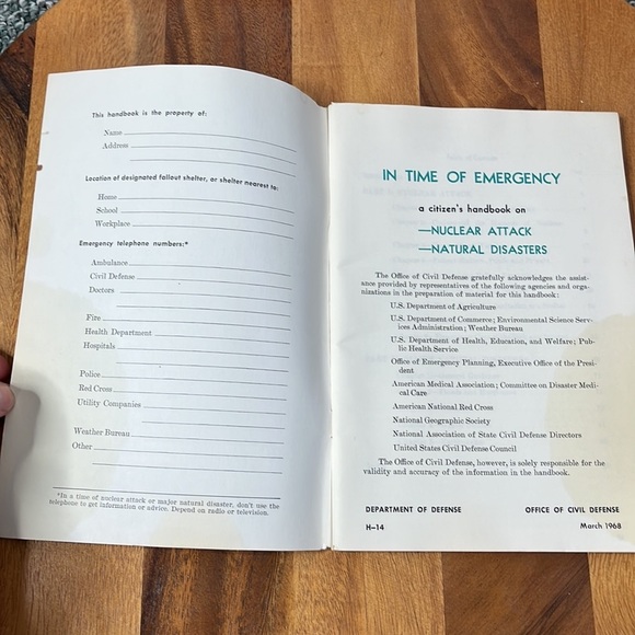 The Good Citizen’s Handbook and Vintage Booklet Bundle - Picture 3 of 10